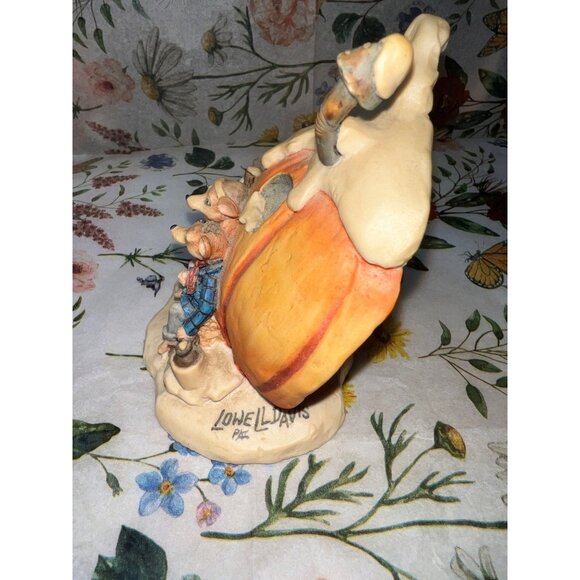 Mouse Figurine With Pumpkin House By Lowell Davis 4” Tall - Picture 3 of 6